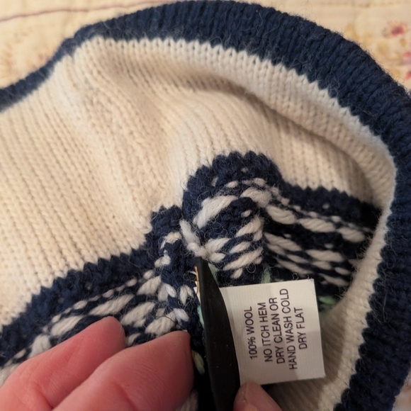 Eddie Bauer Navy and White Wool Hat - Picture 4 of 5